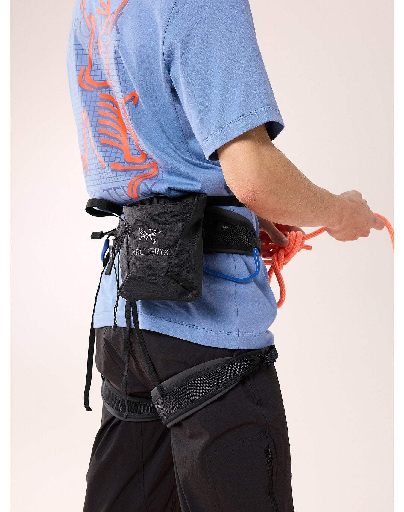 Arc'teryx Ion Lightweight Chalk Bag Size Large - Compact & Durable Chalk Holder for Enhanced Climbing Performance - Image 4