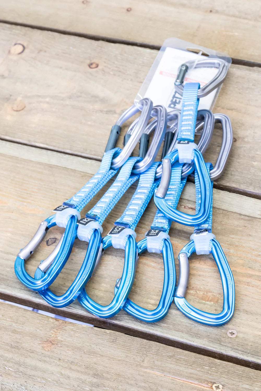 Petzl DJINN AXESS quickdraws, pack of 6 durable quickdraws for outdoor climbing, 11 cm, turquoise - Image 3